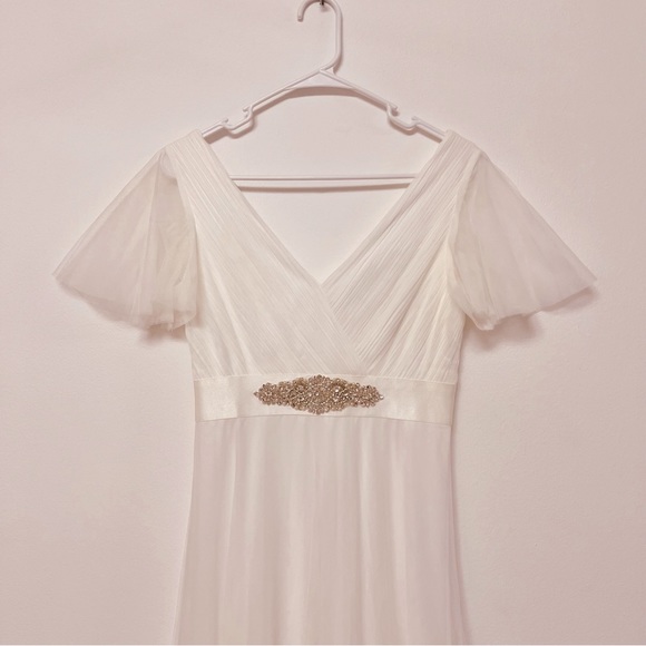 Elegant White Dress - Picture 1 of 15